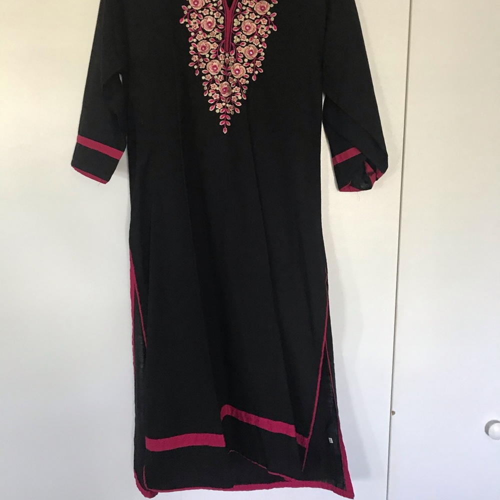 Indian Kurta - Picture 2 of 4